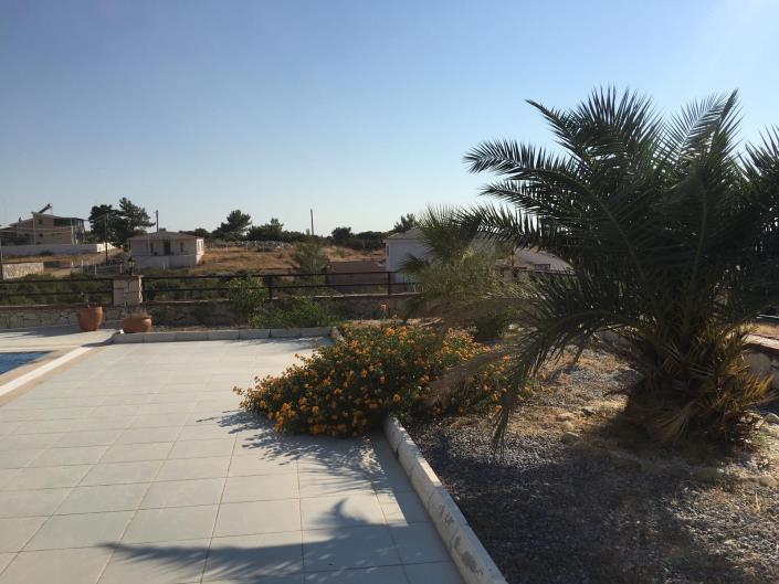 Image No.10-3 Bed Villa / Detached for sale