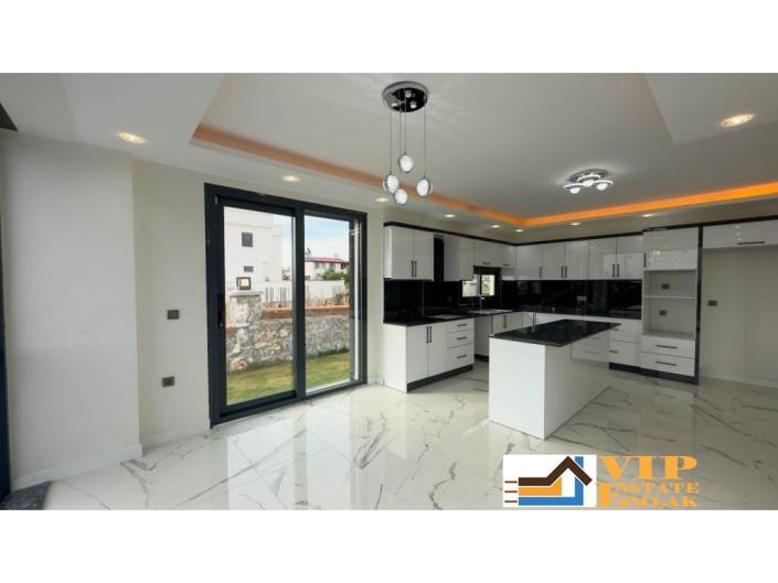 Image No.3-5 Bed Villa / Detached for sale