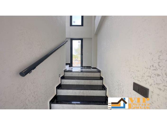 Image No.30-5 Bed Villa / Detached for sale