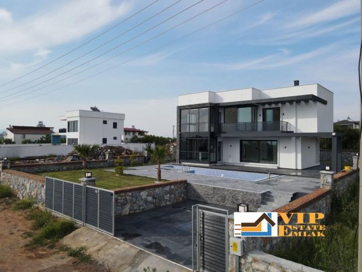 Image No.40-5 Bed Villa / Detached for sale