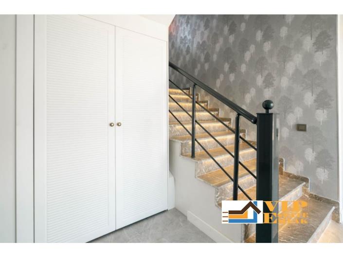 Image No.18-5 Bed Villa / Detached for sale