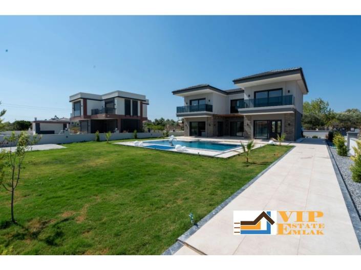 Image No.9-5 Bed Villa / Detached for sale