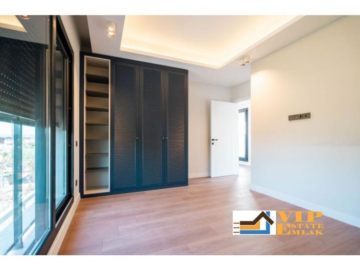 Image No.19-5 Bed Villa / Detached for sale