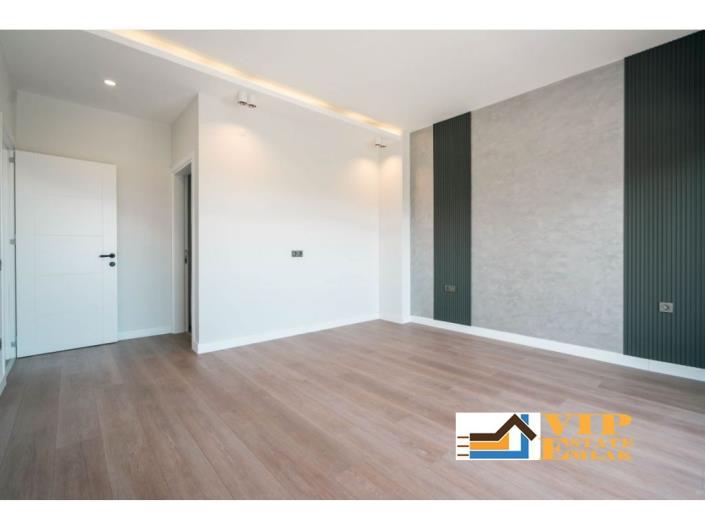 Image No.20-5 Bed Villa / Detached for sale