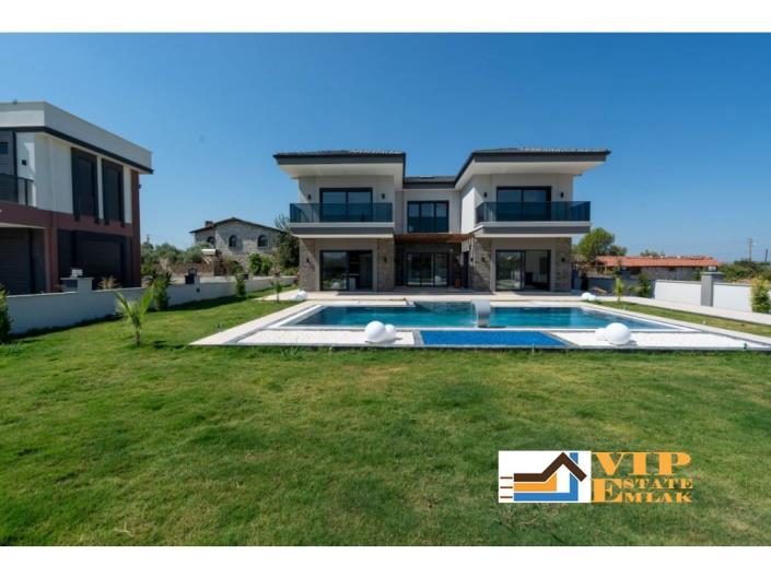 Image No.10-5 Bed Villa / Detached for sale