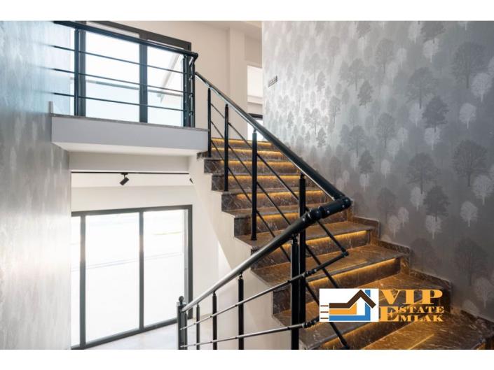 Image No.5-5 Bed Villa / Detached for sale