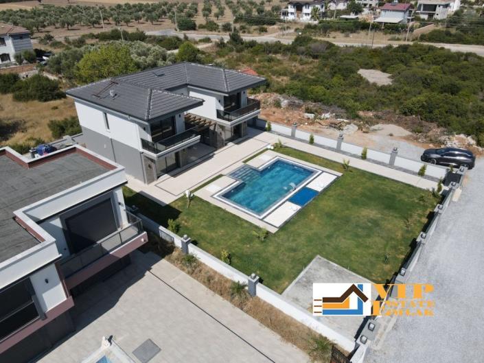 Image No.28-5 Bed Villa / Detached for sale