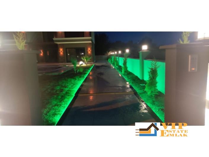 Image No.32-5 Bed Villa / Detached for sale