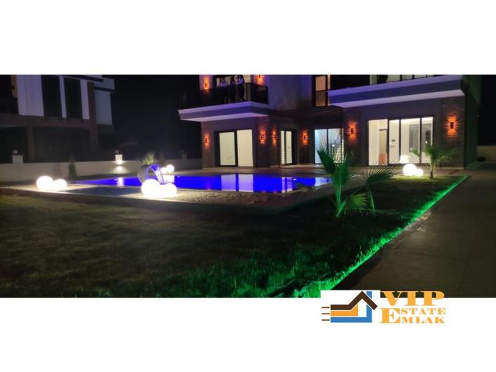 Image No.37-5 Bed Villa / Detached for sale