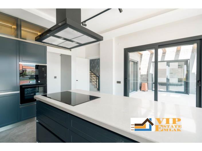 Image No.40-5 Bed Villa / Detached for sale