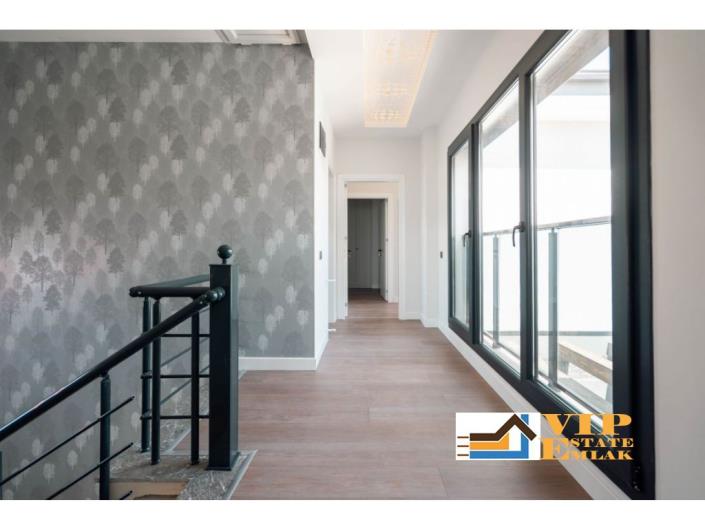 Image No.43-5 Bed Villa / Detached for sale