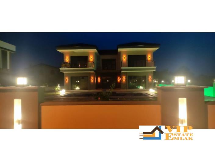 Image No.47-5 Bed Villa / Detached for sale