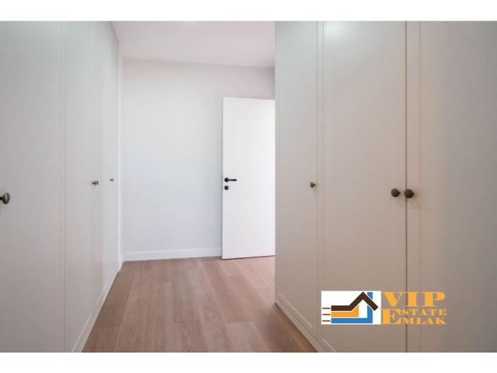 Image No.48-5 Bed Villa / Detached for sale