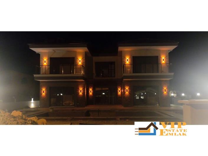 Image No.52-5 Bed Villa / Detached for sale