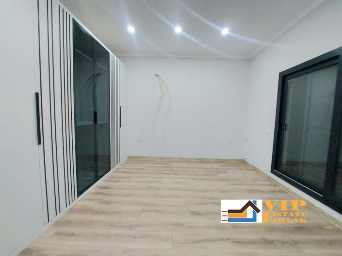 Image No.54-5 Bed Villa / Detached for sale