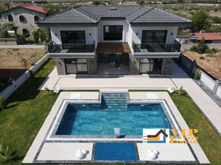 Image No.57-5 Bed Villa / Detached for sale