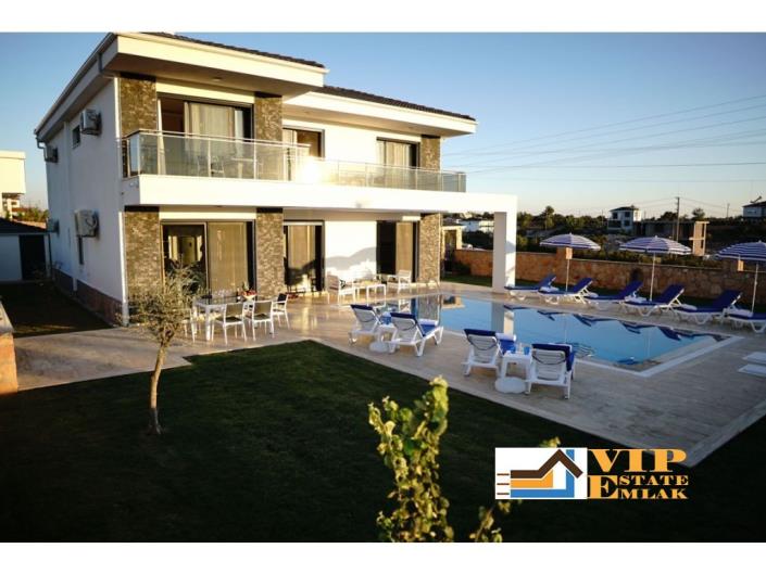 Image No.28-5 Bed Villa / Detached for sale