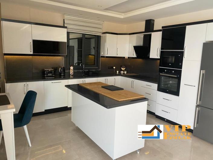 Image No.12-5 Bed Villa / Detached for sale