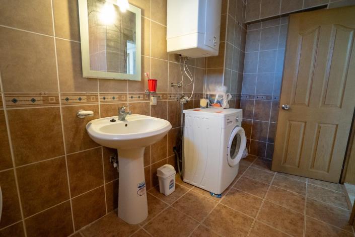 Image No.36-3 Bed Semi-Detached for sale