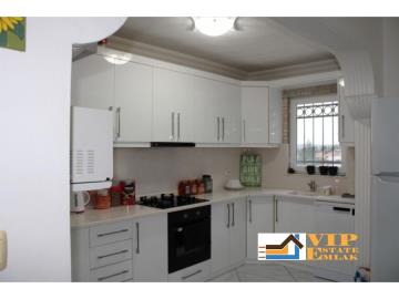 2af7a437-55bc-4cb5-b60c-03c4cbed9511