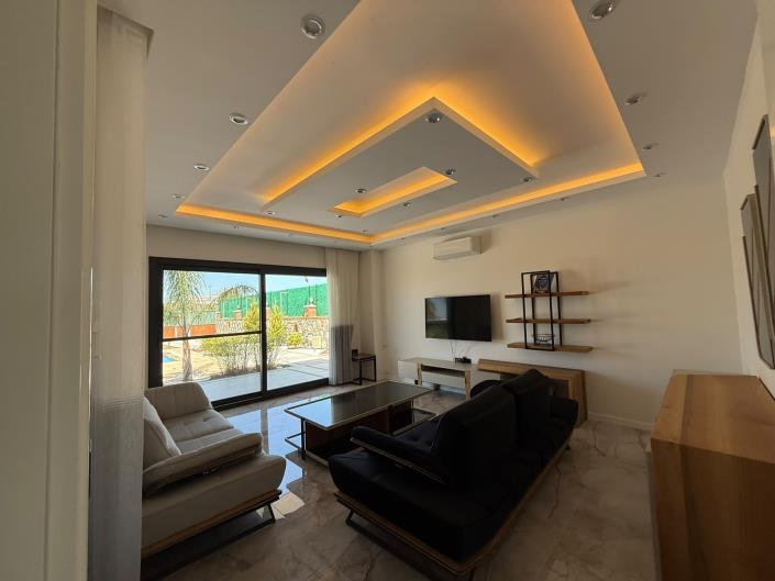 Image No.8-4 Bed Villa / Detached for sale