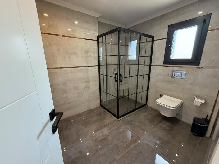 Image No.22-4 Bed Villa / Detached for sale