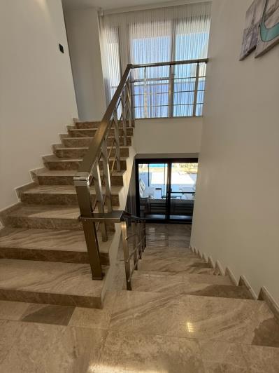Image No.27-4 Bed Villa / Detached for sale