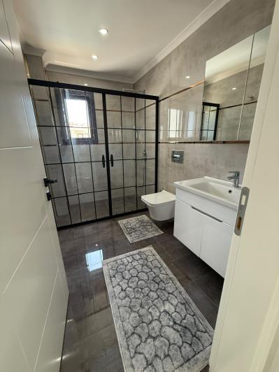 Image No.28-4 Bed Villa / Detached for sale