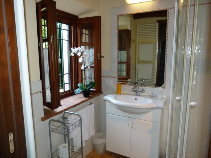 Image No.9-5 Bed Villa / Detached for sale