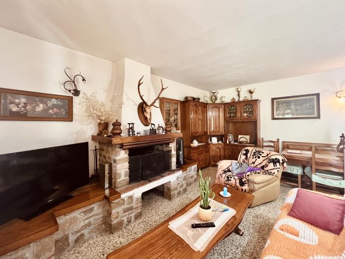 Image No.5-Maison de campagne de 3 chambres à vendre à Bagni di Lucca