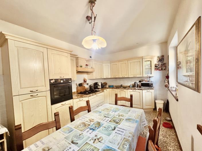 Image No.2-Maison de campagne de 3 chambres à vendre à Bagni di Lucca