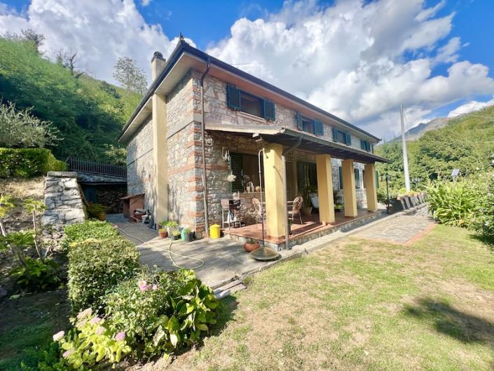 Image No.10-Maison de campagne de 3 chambres à vendre à Bagni di Lucca