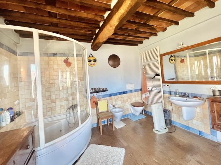 Image No.2-Maison de campagne de 3 chambres à vendre à Borgo a Mozzano