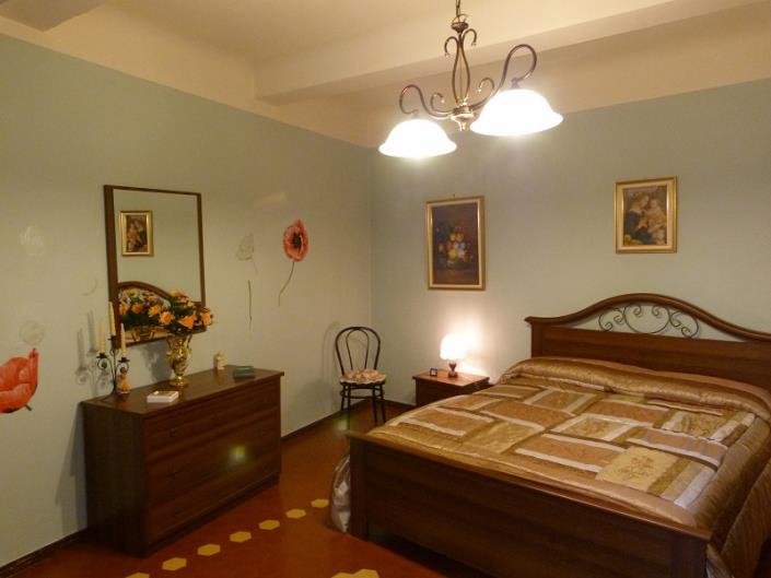 Image No.8-2 Bed Townhouse for sale