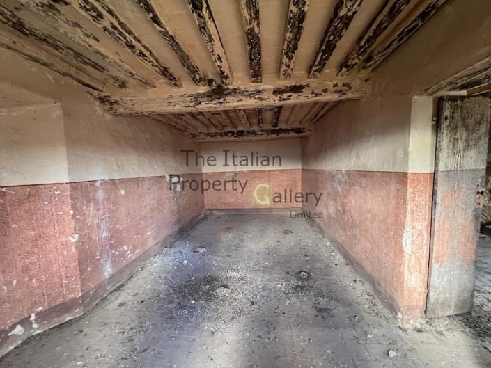 Image No.6-2 Bed House for sale