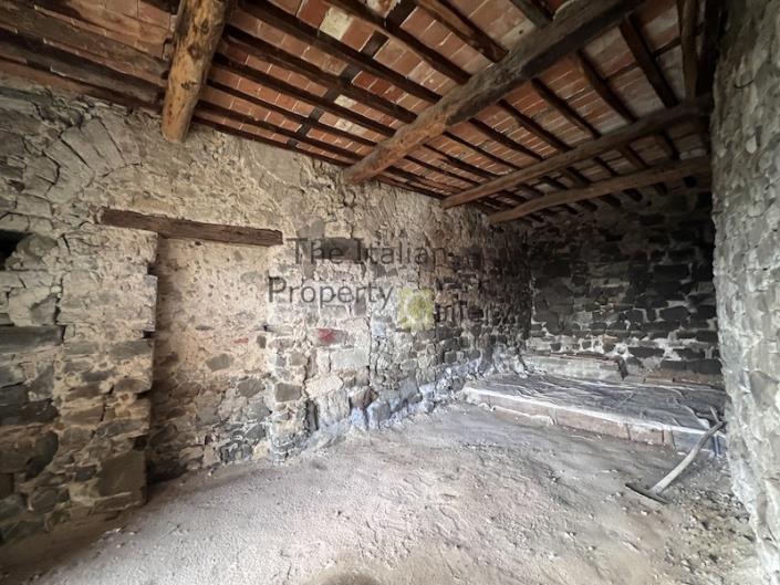 Image No.5-2 Bed House for sale