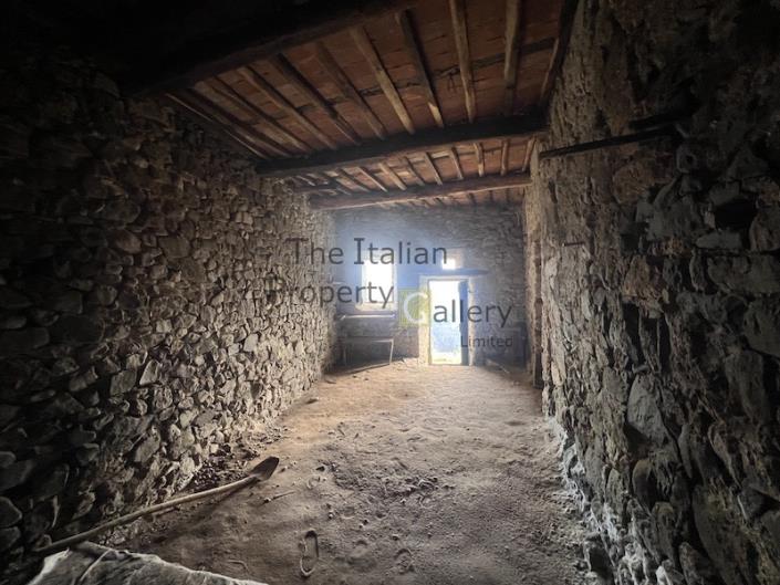 Image No.21-2 Bed House for sale