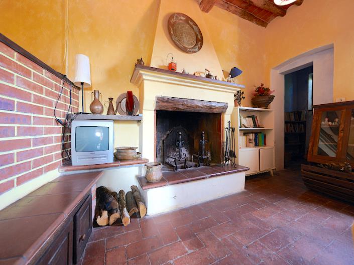 Image No.12-4 Bed Country House for sale