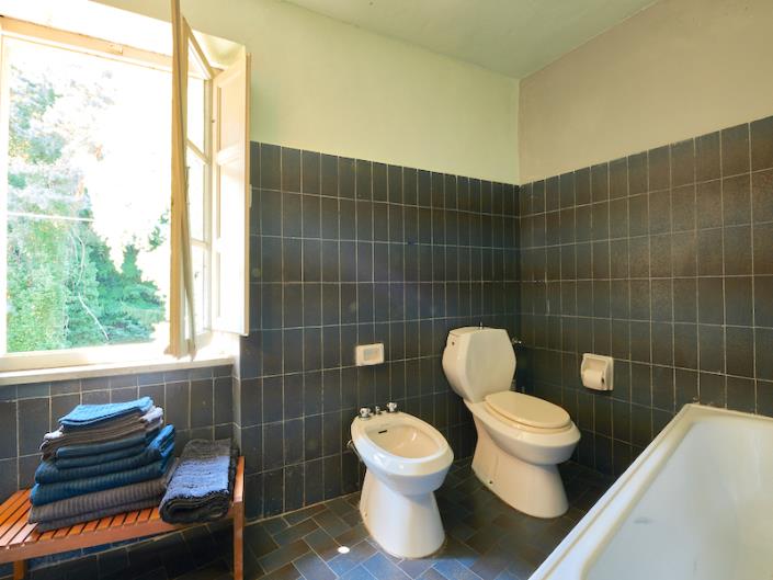 Image No.37-4 Bed Country House for sale