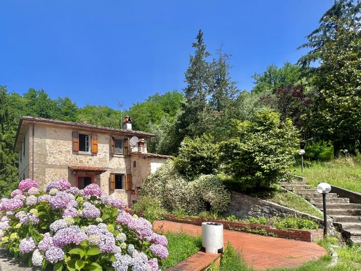Image No.1-4 Bed Country House for sale
