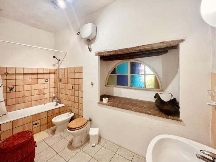 Image No.14-2 Bed Country House for sale