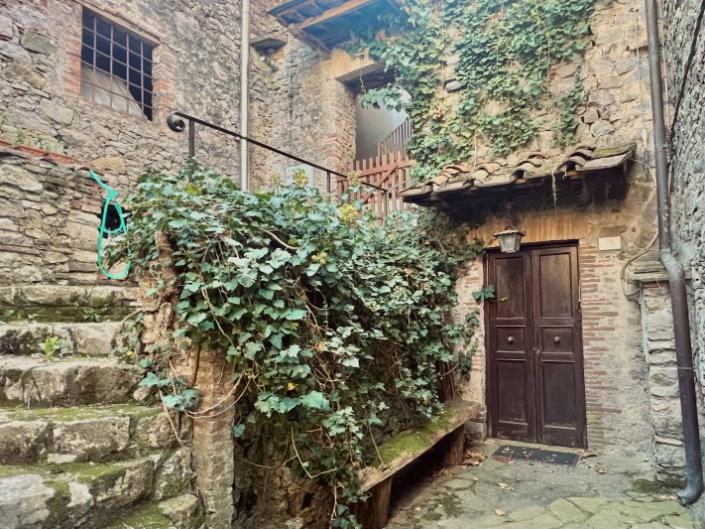 Image No.28-2 Bed Country House for sale