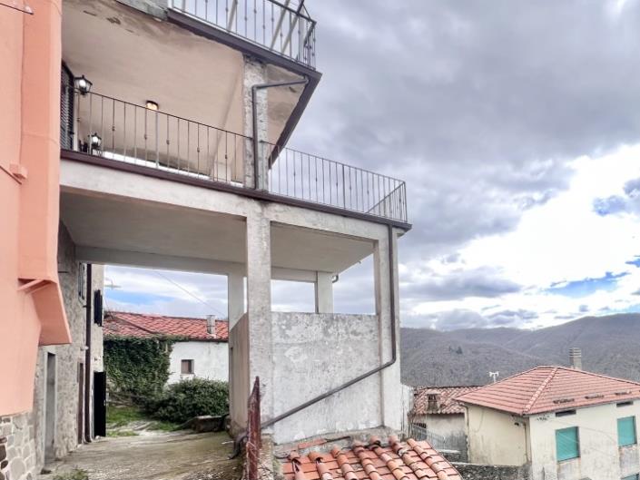 Image No.19-Maison de village de 4 chambres à vendre à Bagni di Lucca