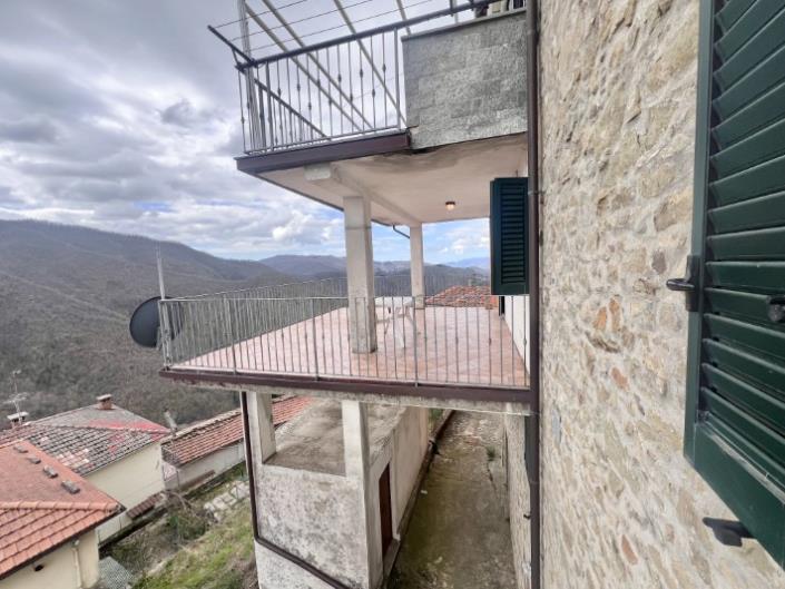 Image No.35-Maison de village de 4 chambres à vendre à Bagni di Lucca