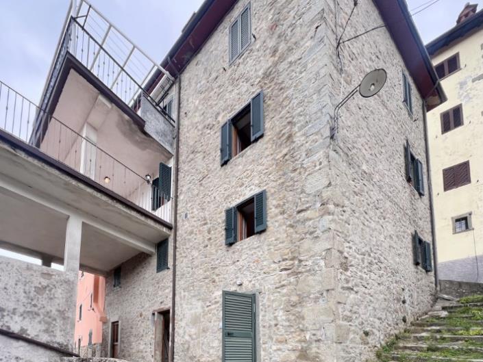 Image No.10-Maison de village de 4 chambres à vendre à Bagni di Lucca