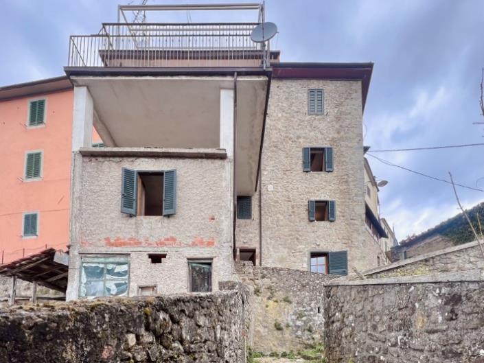 Image No.8-Maison de village de 4 chambres à vendre à Bagni di Lucca