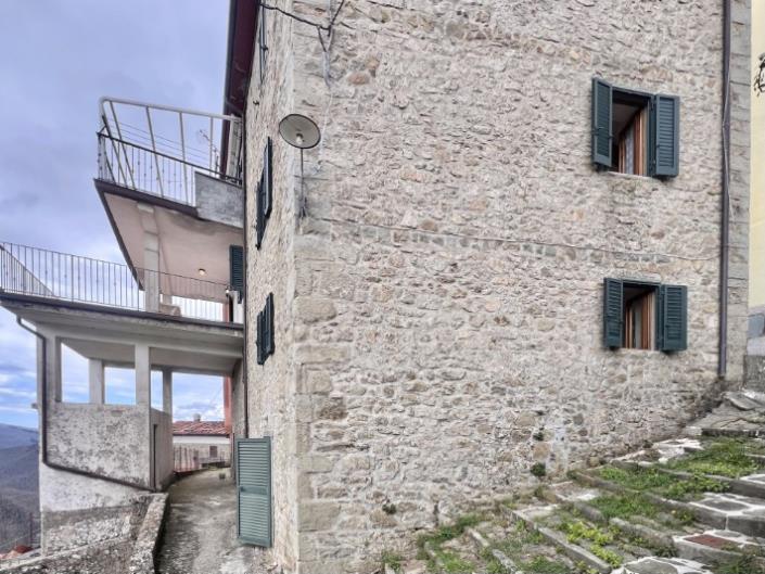 Image No.39-Maison de village de 4 chambres à vendre à Bagni di Lucca