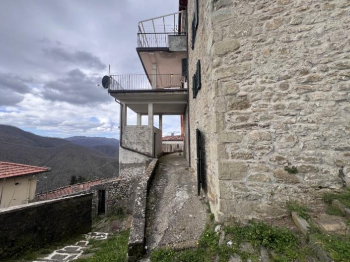 Image No.31-Maison de village de 4 chambres à vendre à Bagni di Lucca