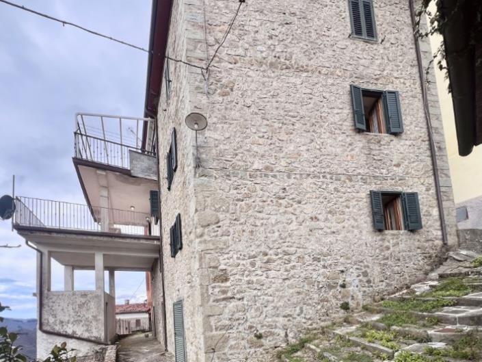 Image No.25-Maison de village de 4 chambres à vendre à Bagni di Lucca