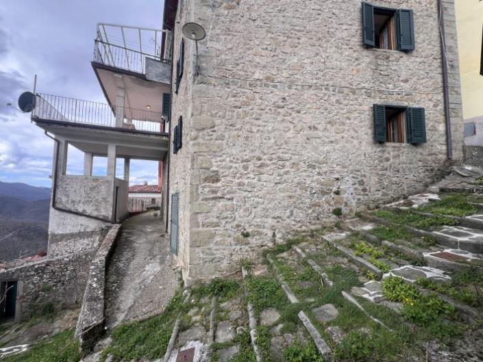 Image No.41-Maison de village de 4 chambres à vendre à Bagni di Lucca